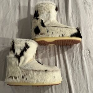 Limited addition cow print Moon Boots
